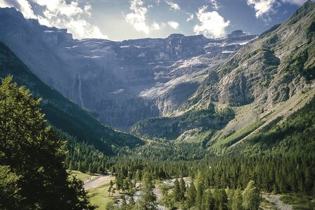 Cicerone - Walks and climbs in the Pyrenees.