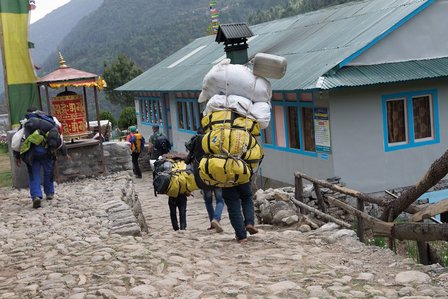 Cicerone - Everest: a trekker&#039;s guide
