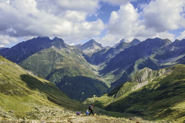 Cicerone - Walks and climbs in the Pyrenees.