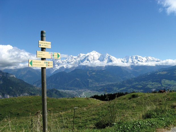 Cicerone - Walking in the Haute Savoie south