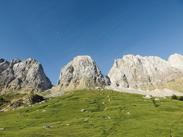 Cicerone - Shorter treks in the Pyrenees